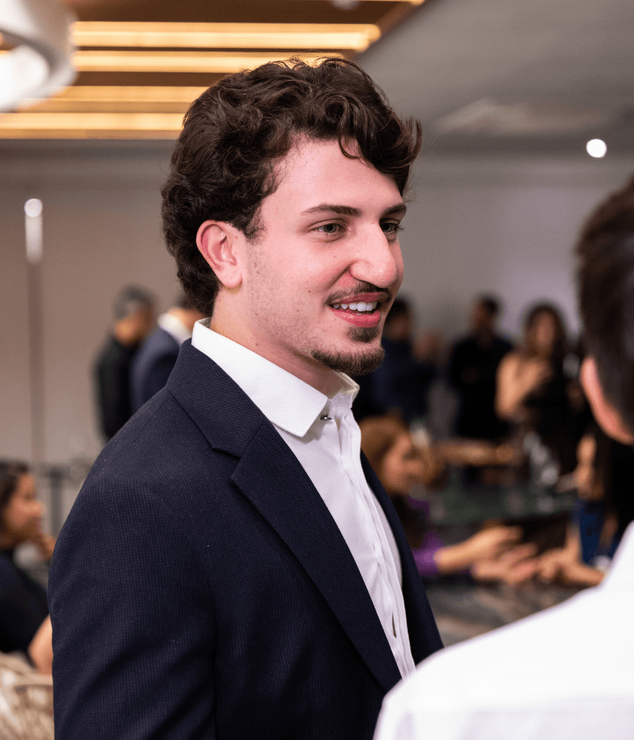 Gabriel Souza, Co-fundador & Diretor Comercial, Nevoa AI
